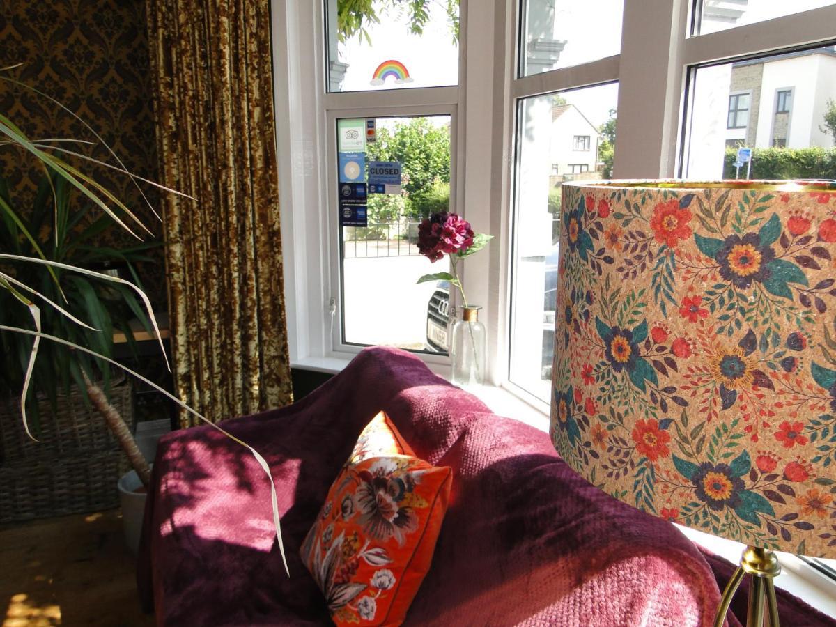 Rockleaze Guest house *